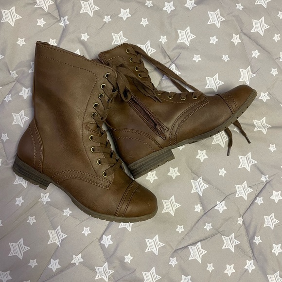 ✨EUC✨ Worn Once! Brown Boots 🥾 - Picture 1 of 4
